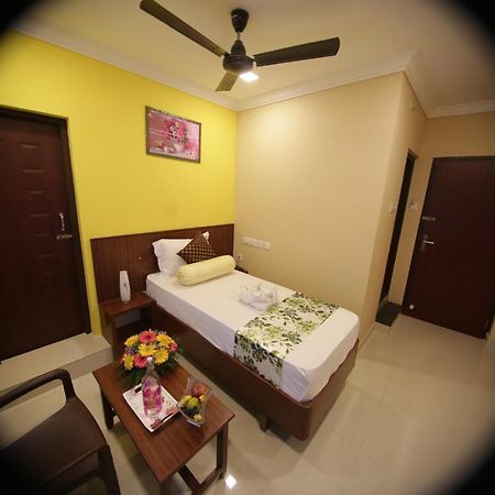 Отель Mirage Residency Коччи Экстерьер фото